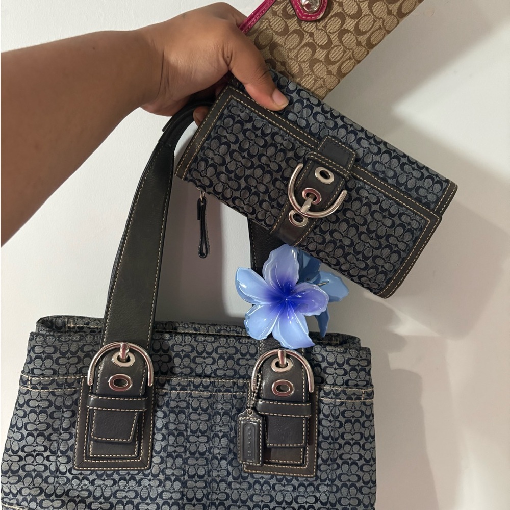 Coach Navy Signature Canvas Tote with Dark Leather Trim and Matching Wallet - Picture 2 of 3